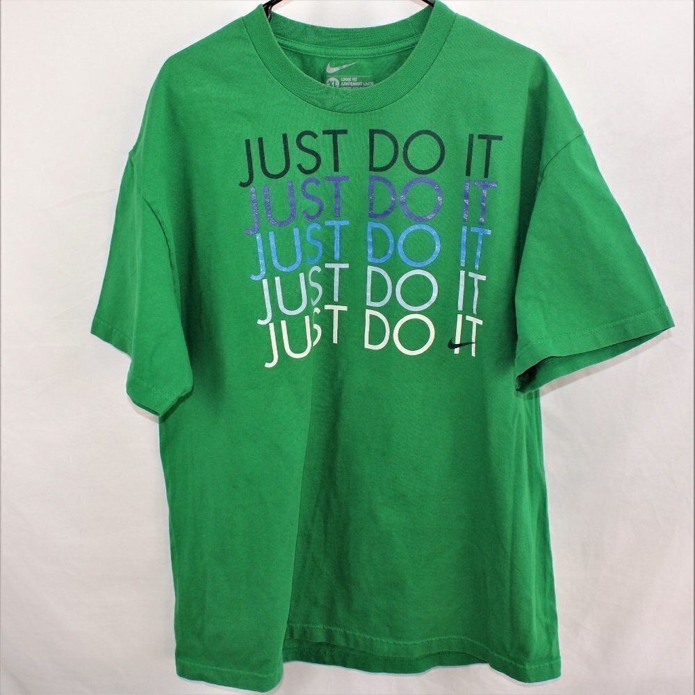 Nike Men Tee Short Size XL